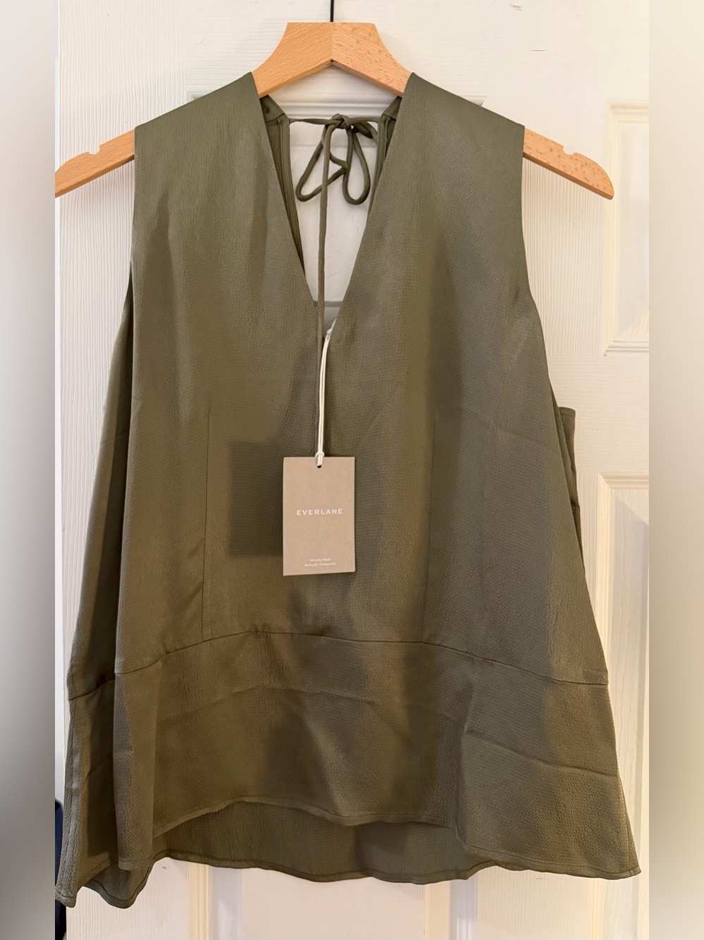 Everlane Olive Green V-Neck Tie-Back Sleeveless Camisole